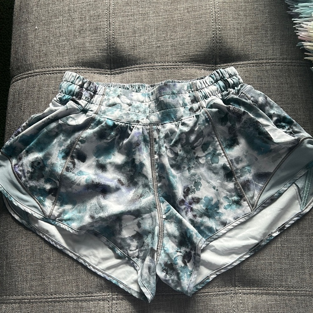RARE blue pattern shorts size 4 2.5”